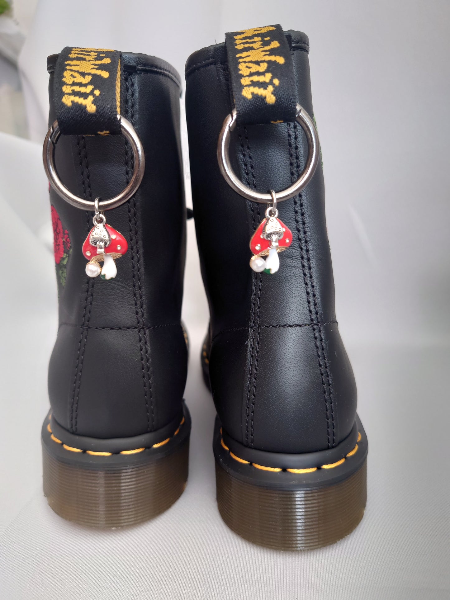 Two mushrooms & pearl boot charms