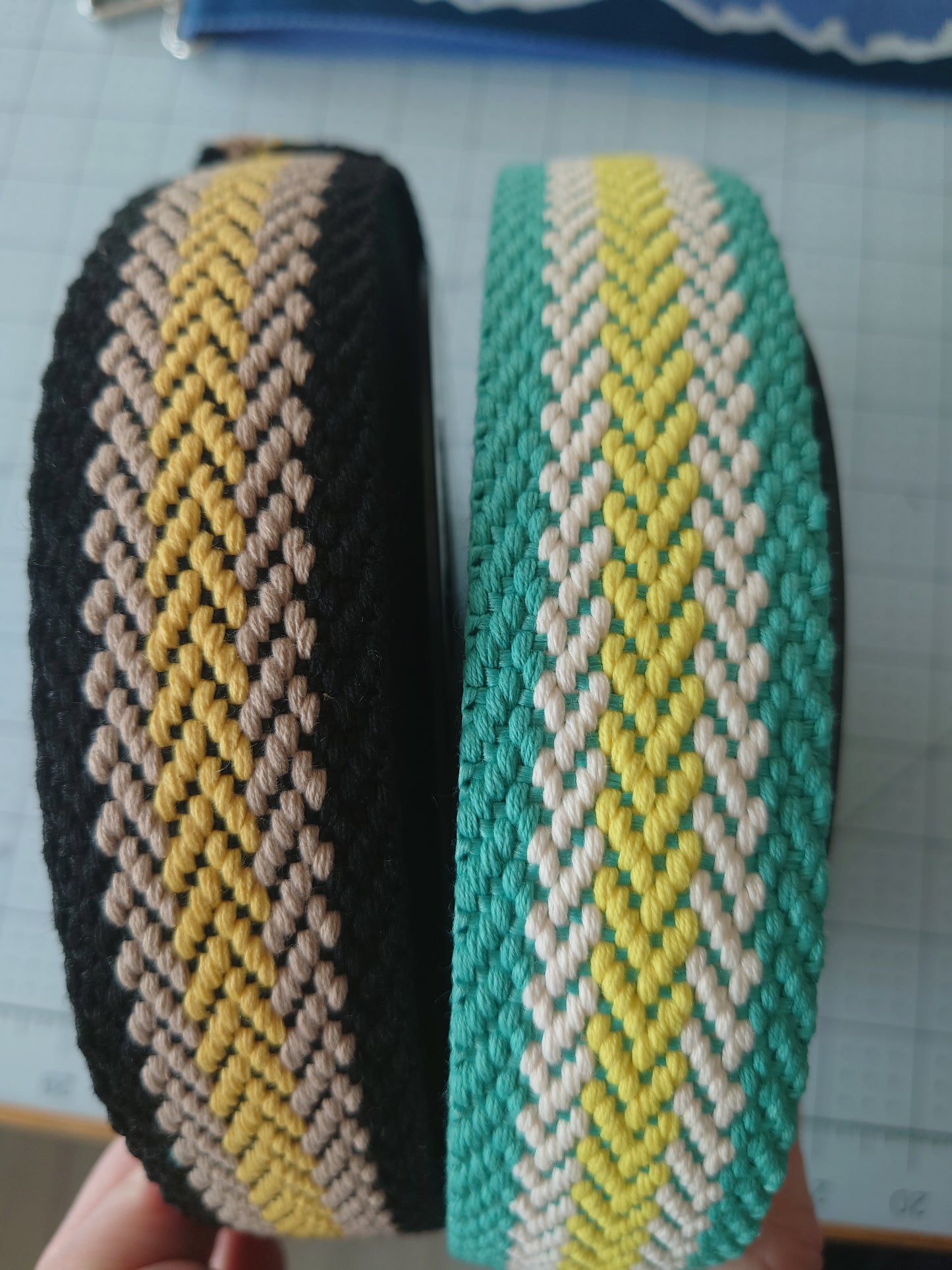 38mm multi arrow weave webbing, black/taupe/gold