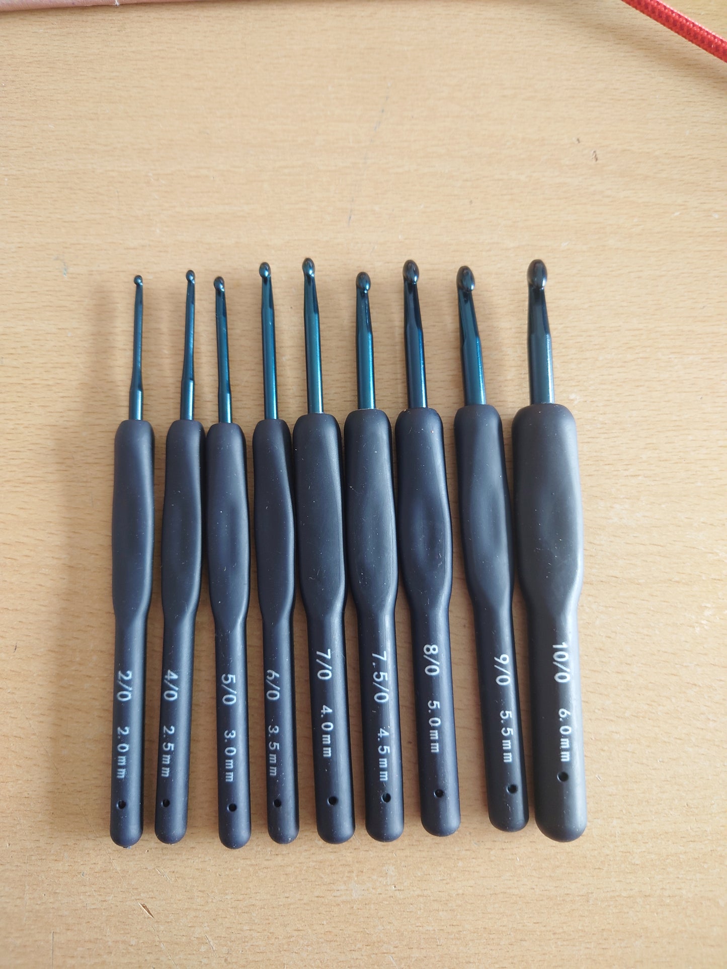 9 Crochet Hook Set: Easy Grip
