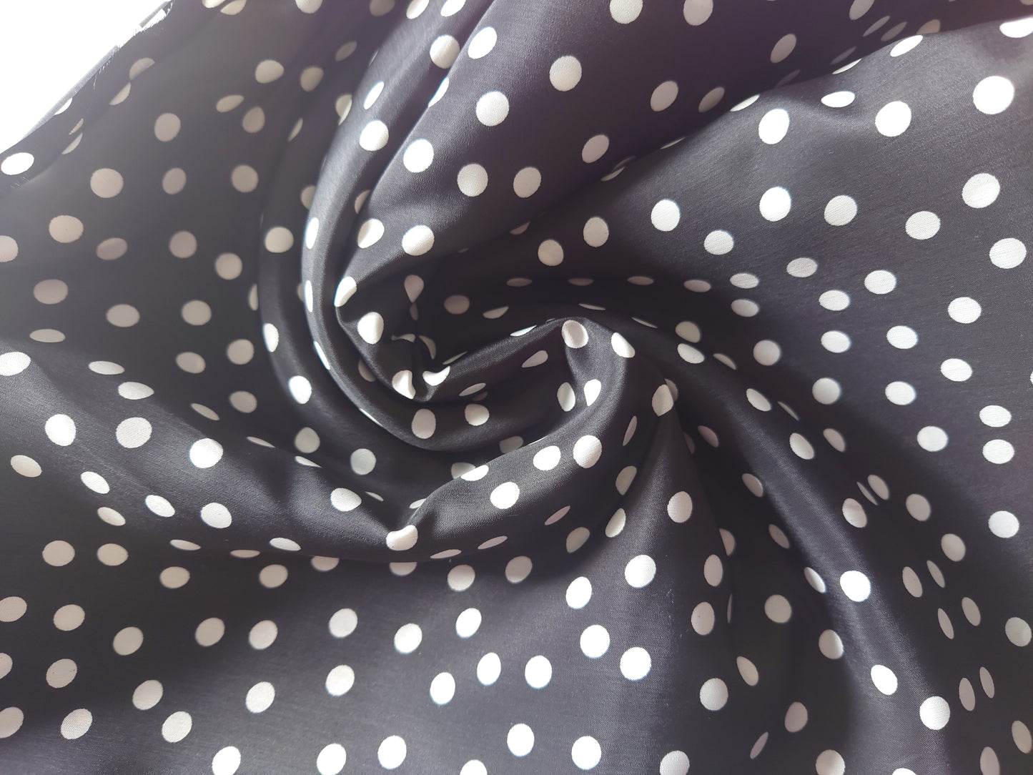 Black Spot Crepe De Chine 3m for £15