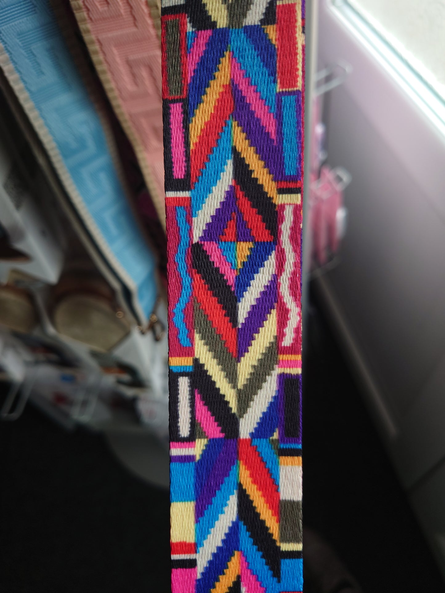 Geometric bright bag strap