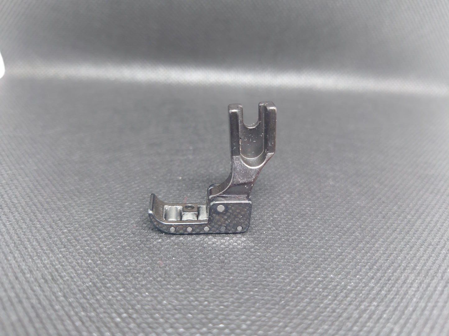 Narrow Black Titanium Steel Roller Foot