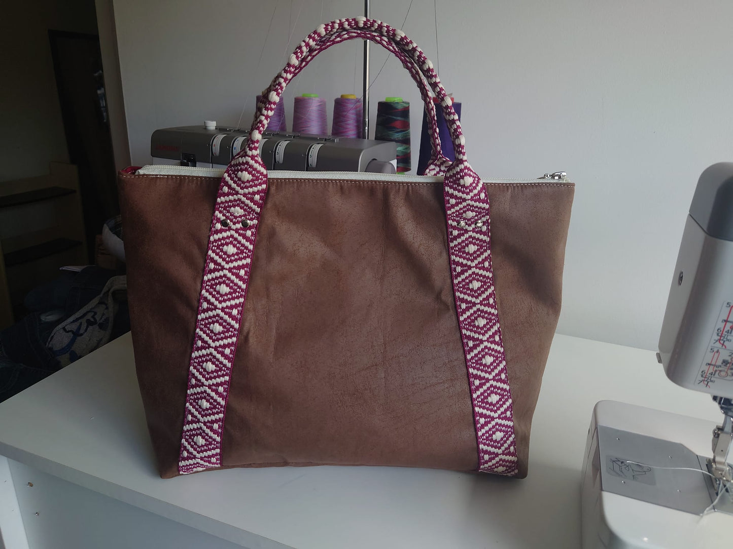 Tote Bag - wine/faux leather