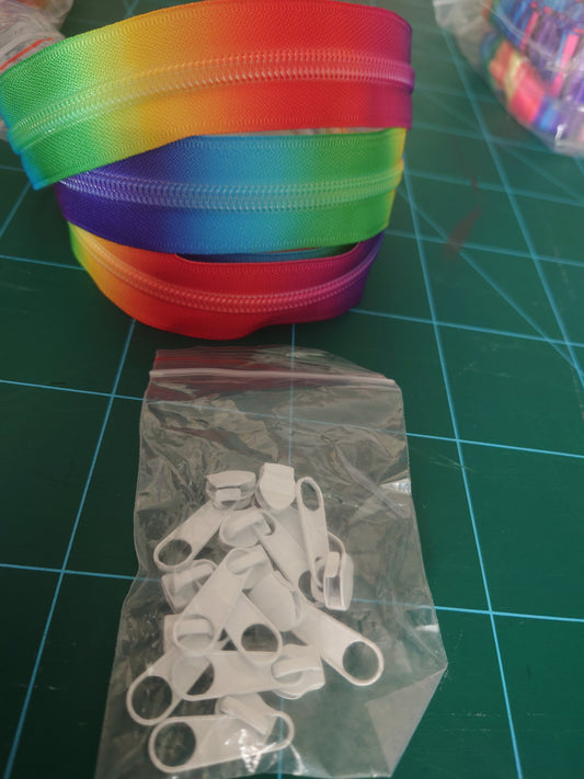 Rainbow Zipper Tape 4.5m & white 10 zip pulls