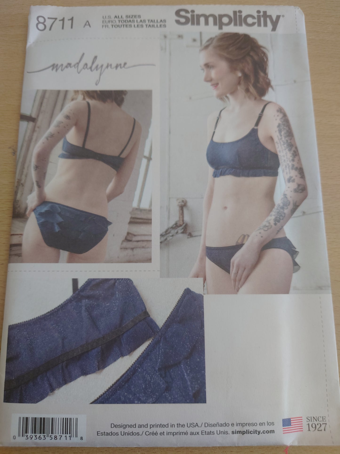 Simplicity 8711