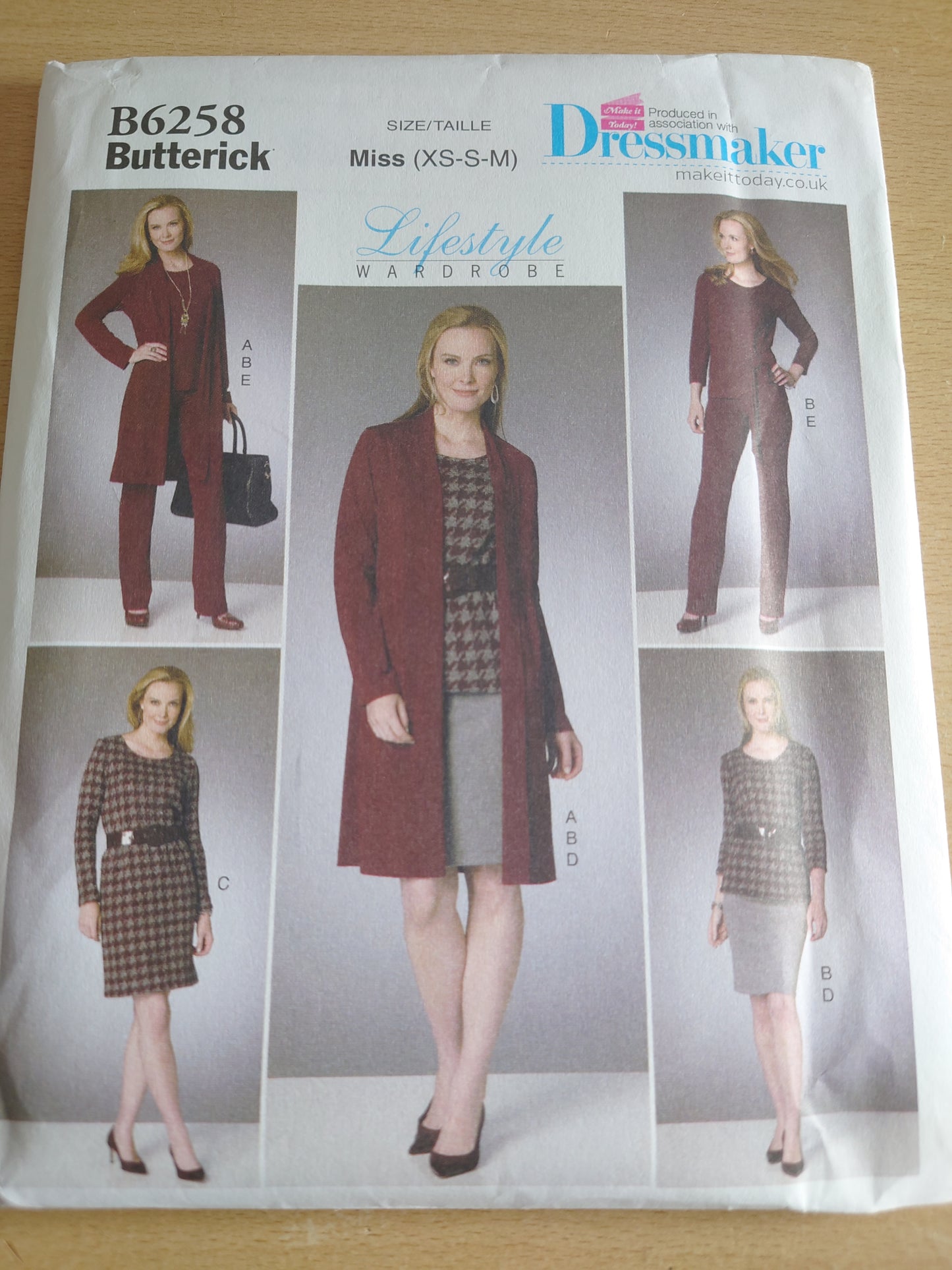 Butterick B6258