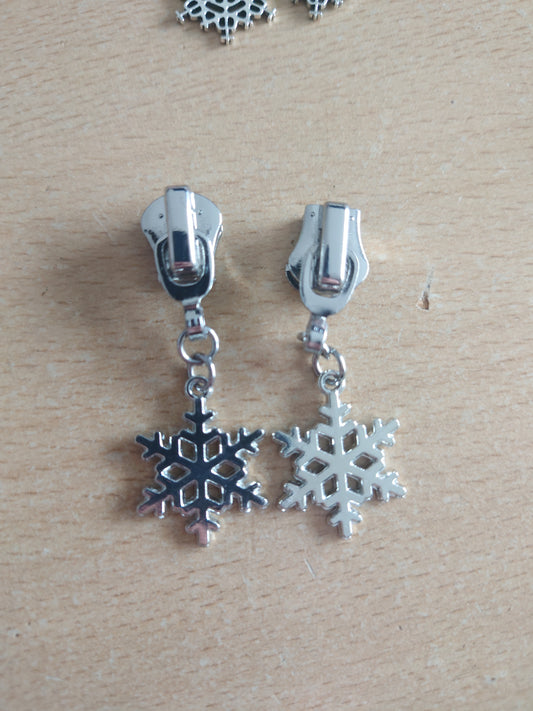 Snowflake Zip pull #5