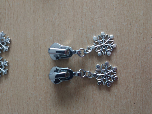 Snowflake Zip pull #5