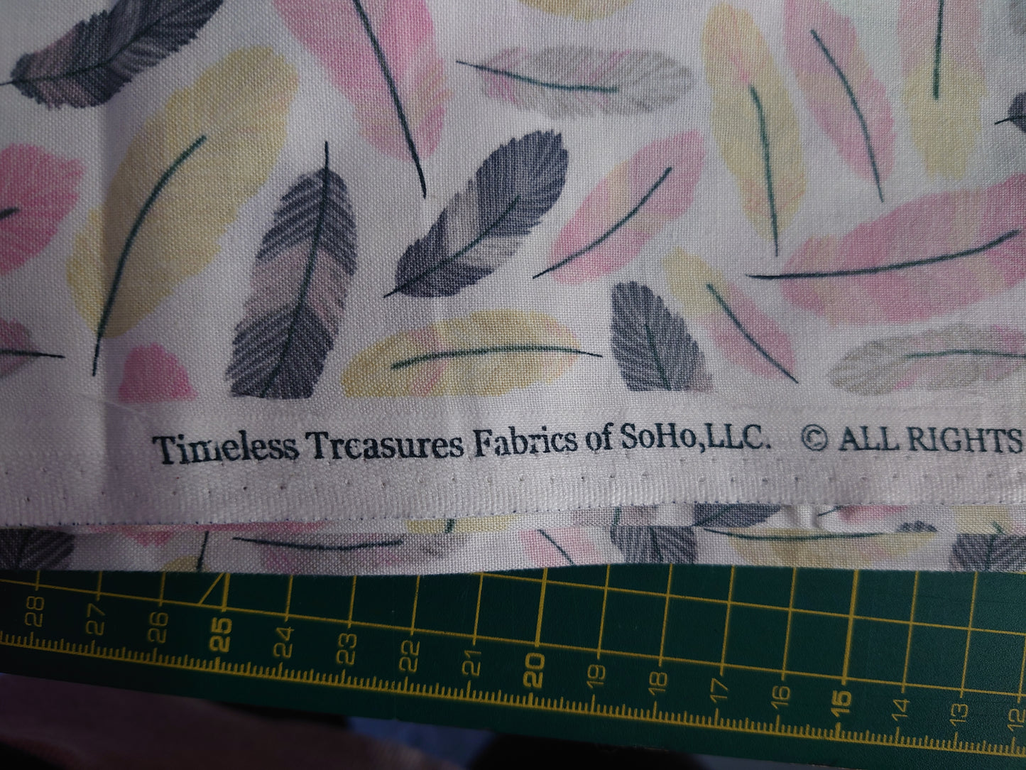 Timless Treasures Feathers 100% Cotton