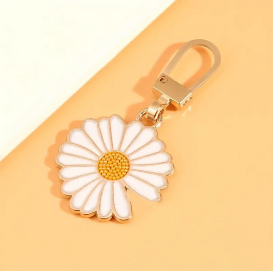 Daisy Zip Pull Gold