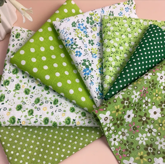 7 pieces Green ditzy floral set, 25x25cm pieces