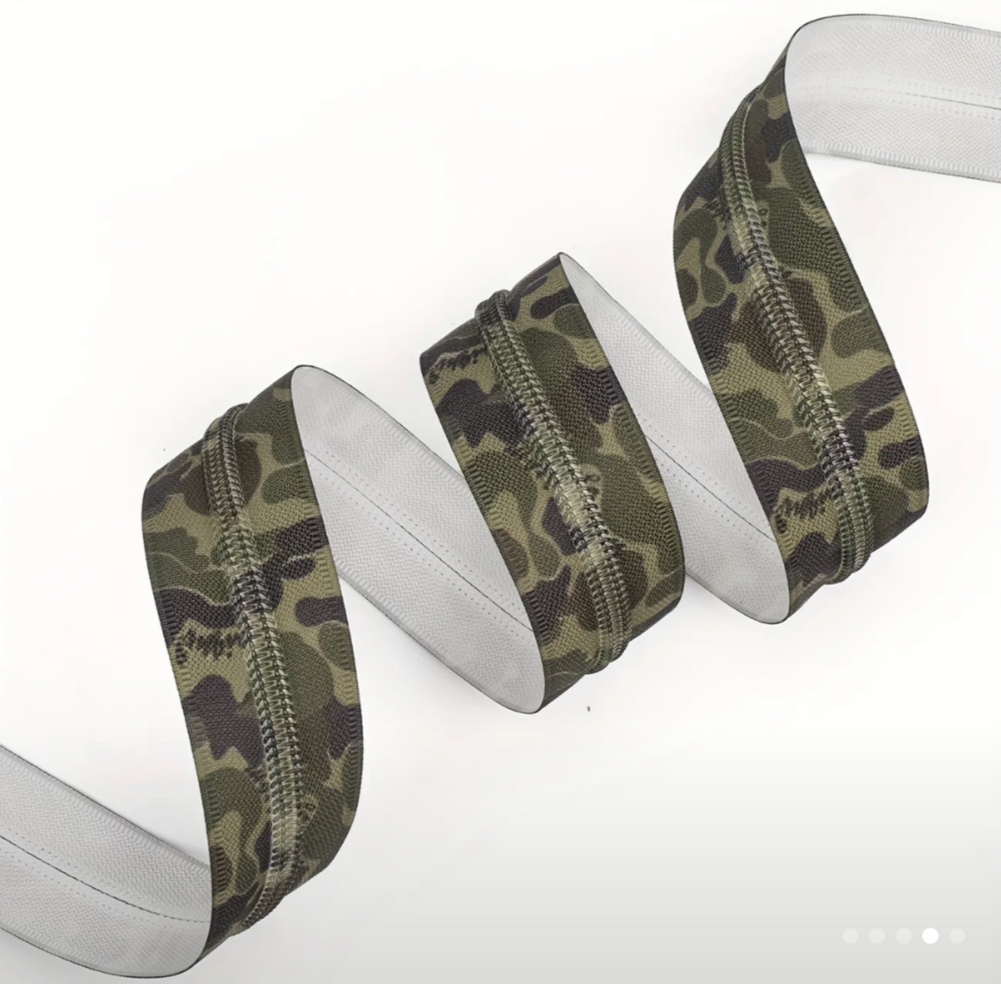 Camouflage zipper tape