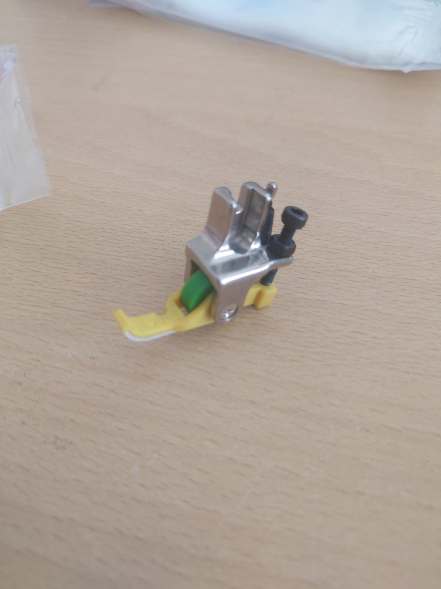 Narrow Teflon Roller Foot