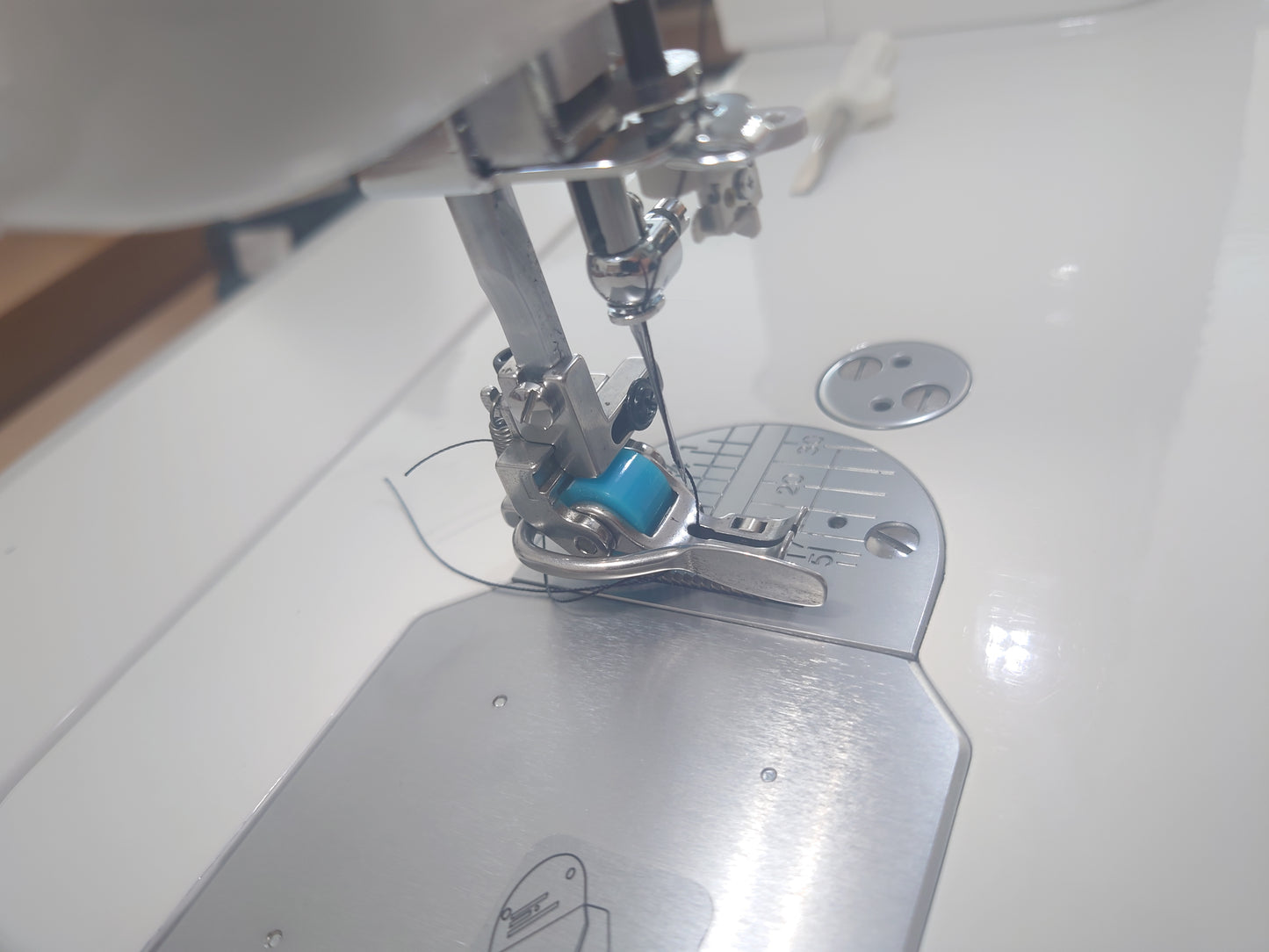 T5 Roller, multi use Presser Foot, Zip Foot