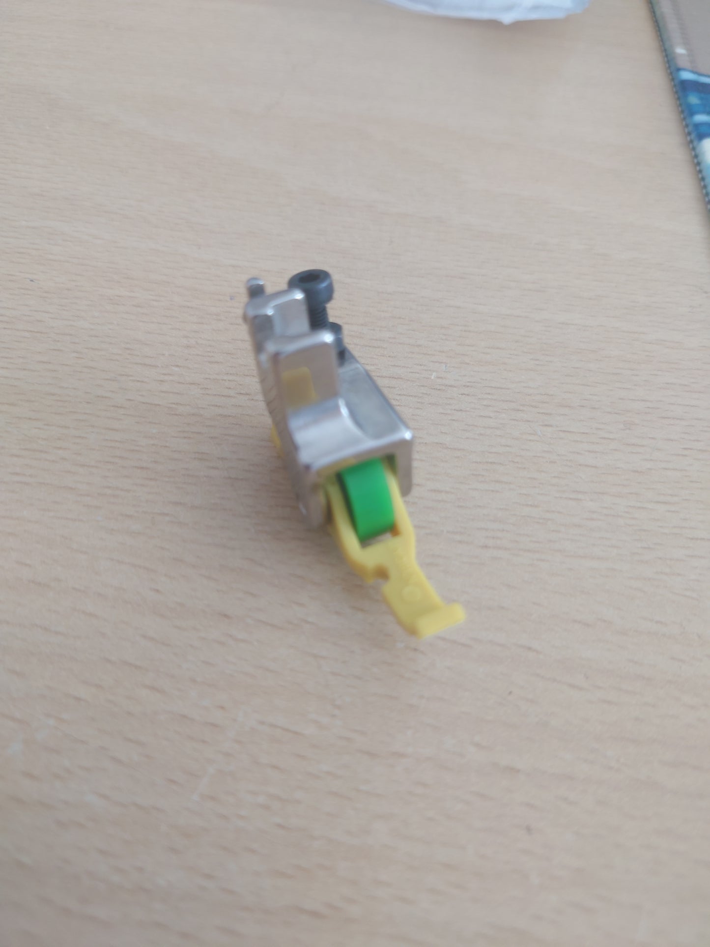 Narrow Teflon Roller Foot