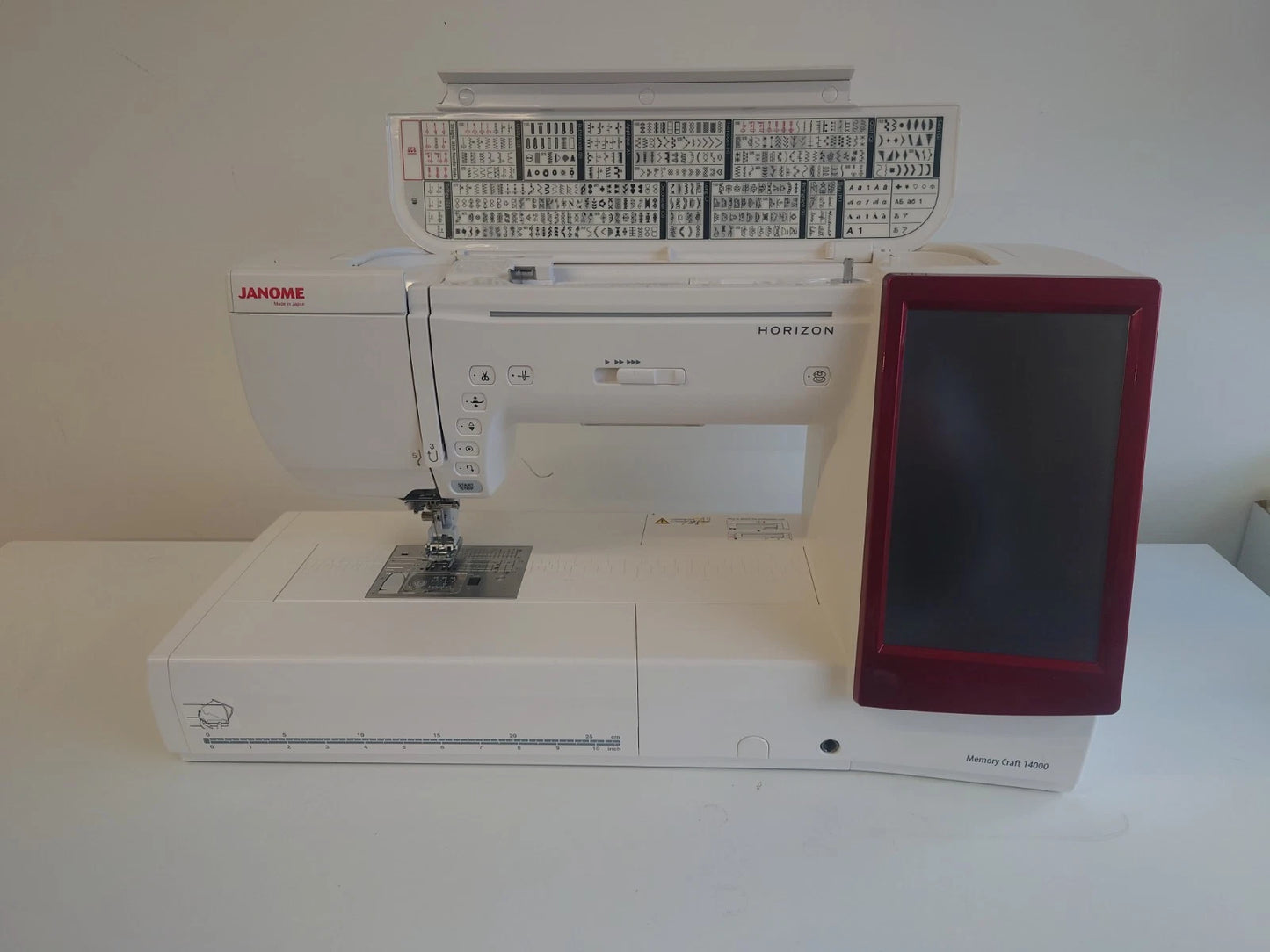 Ex Demo (discontinued) MC14000 Embroidery/sewing machine