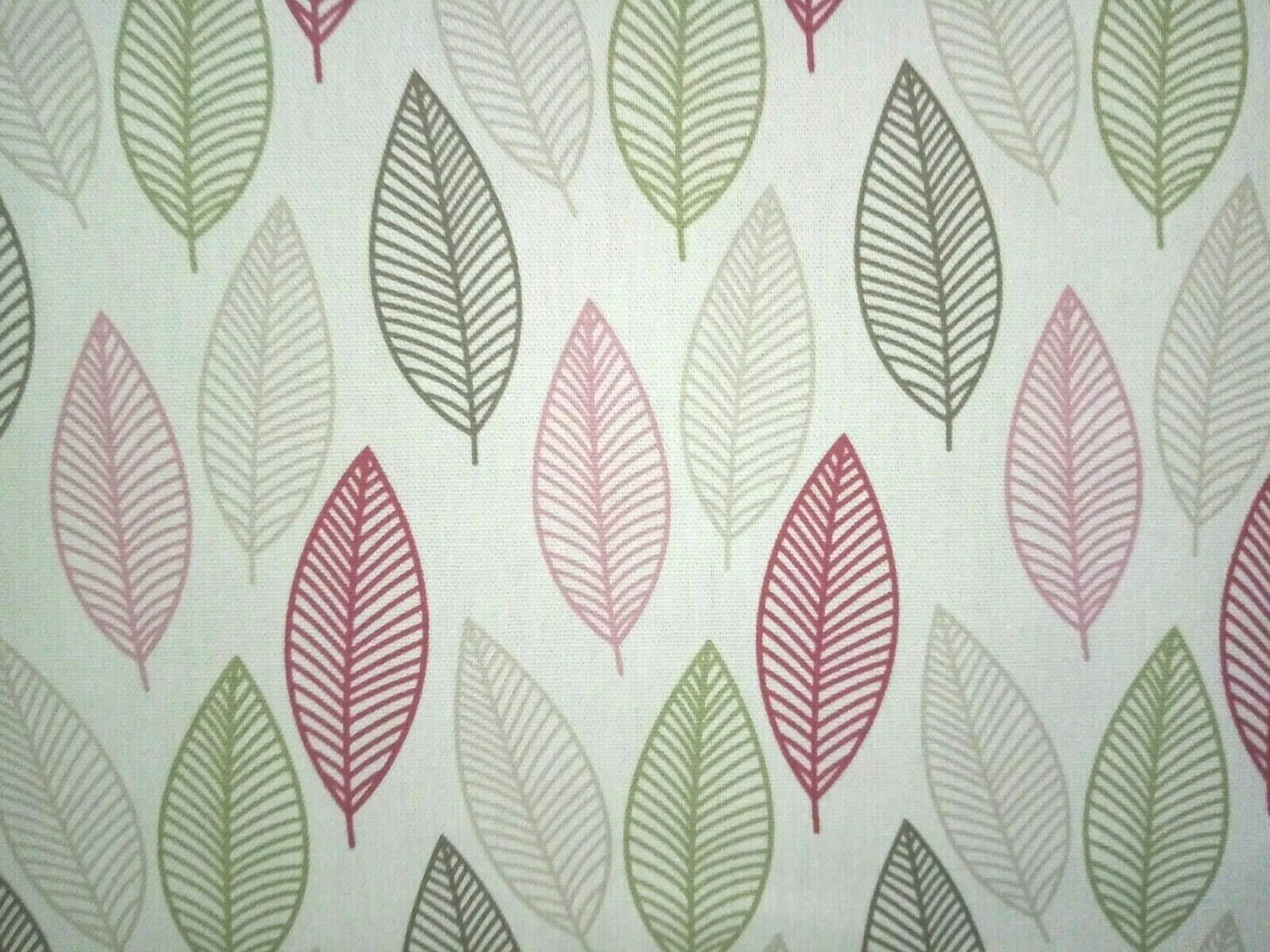 Fryetts Design: Leaves "Lola" Colour: Spring